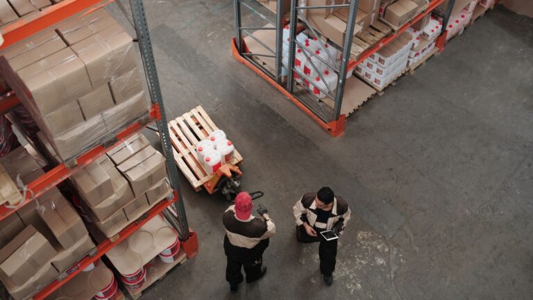 Quelle palette choisir pour optimiser votre chaîne logistique ?