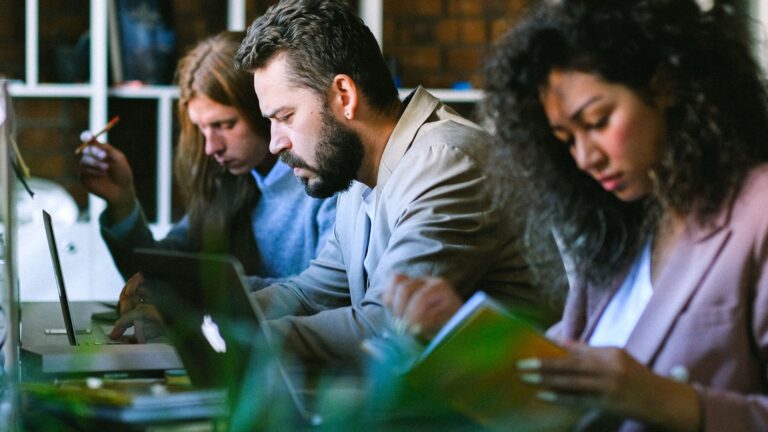 Comment former ses salariés à l’IA et quelles aides mobiliser ?