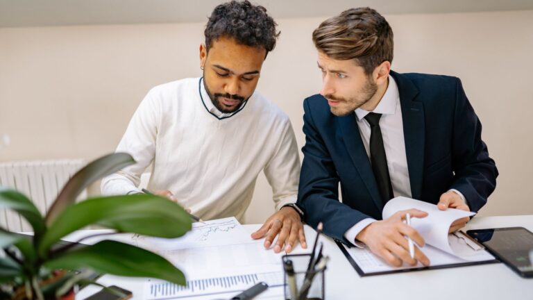 Comparez guichet unique INPI et Legalstart pour créer votre entreprise